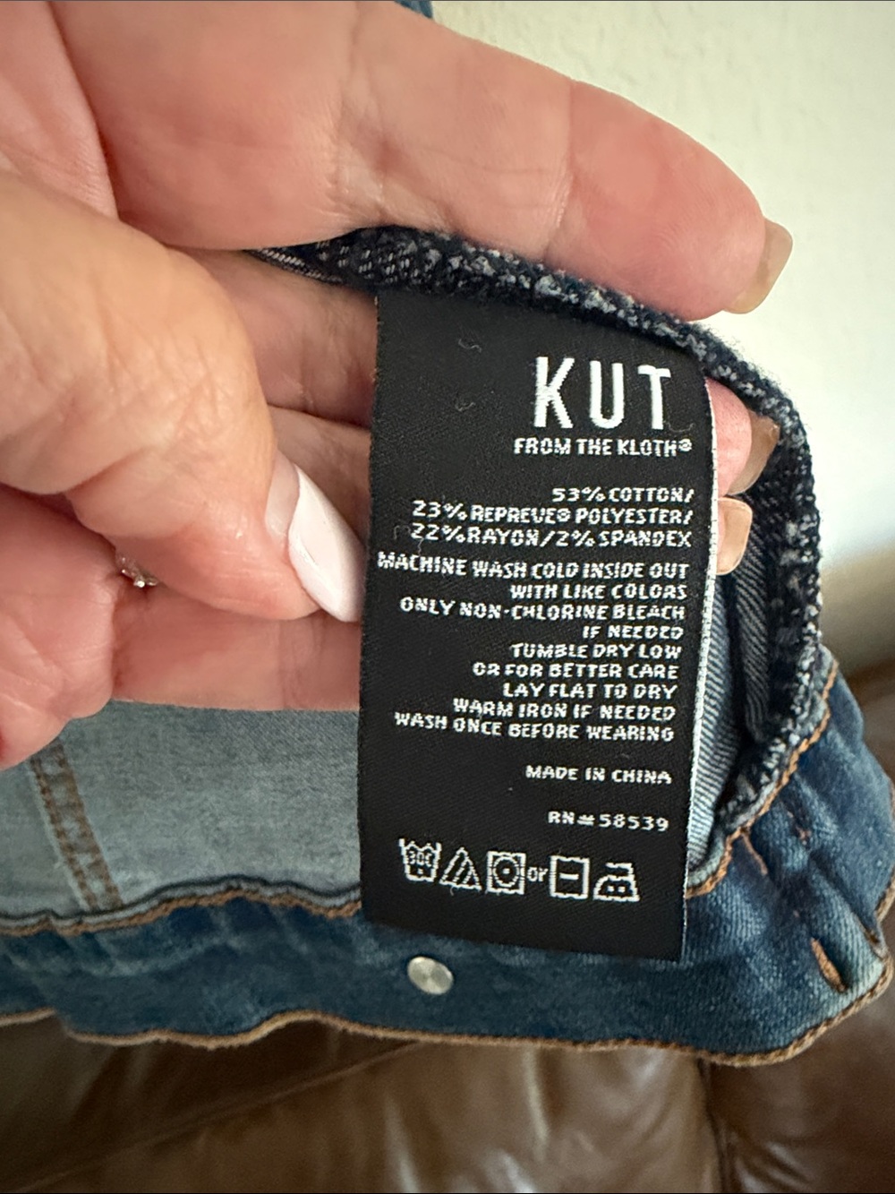 Kut from the Kloth Amelia Blue Denim Jacket - Picture 6 of 6